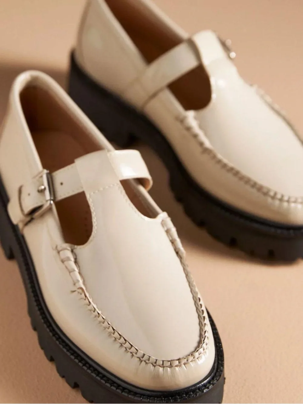NEW G.H. Bass Weejuns Cream Patent Mary Jane Loafers with Buckle T-Strap Size 10